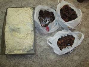 lot 217 image: Hand crafted knit table covering, d...