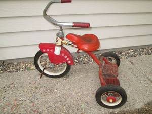 lot 266 image: Vintage metal childrens tricycle...