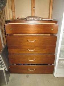 lot 269 image: Mid-Century hardwood 5-drawer highb...