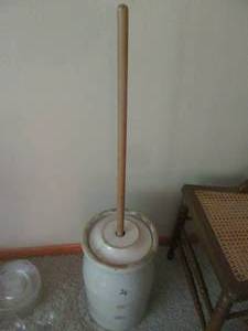 lot 1 image: Red Wing 4-gallon Churn Stoneware C...