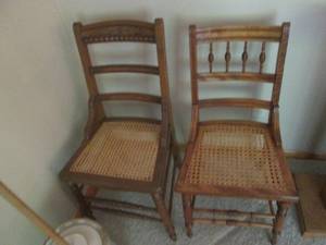 lot 6 image: (2) Mismatched Vintage Wood chairs ...