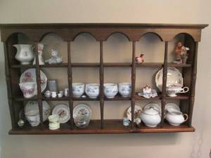 lot 7 image: Vintage Wood wall shelf with Vintag...