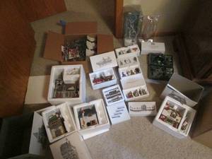 lot 33 image: Box of Assorted Decor from Dept 56 ...