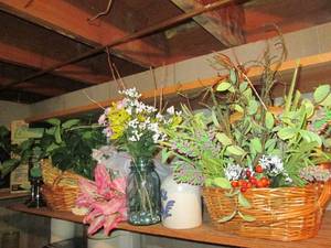 lot 74 image: Faux flowers and home decor...