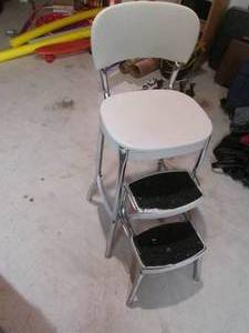 lot 88 image: Step stool...