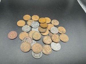 lot 22 image: Wheat and Indianhead Pennies