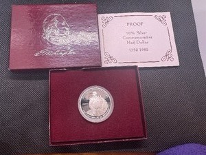 lot 31 image: 1982 Silver 250th Washington Comm Half, 90% Silver, Box and COA Like New