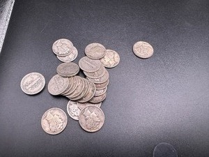 lot 62 image: 25 Mercury Dimes