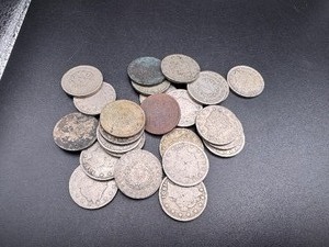 lot 86 image: V Nickels