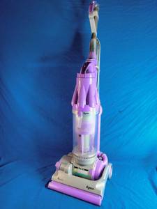 lot 80 image: DYSON DC07 - ANIMAL - 1600W UPRIGHT VACUUM