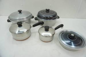 lot 77 image: Kitchen Pots with Matching Lids