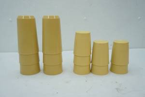 lot 78 image: Tupperware & Rubbermaid Cups