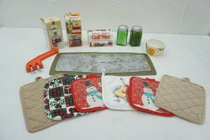 lot 81 image: Canning Lids, Vintage Salt & Pepper Shakers (large) and more