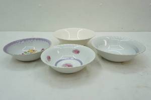 lot 83 image: Vintage China Serving Bowls (Floral Pattern)