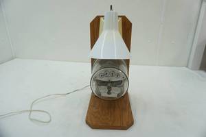 lot 89 image: table lamp