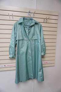 lot 103 image: Cambridge Womens 8P Jacket