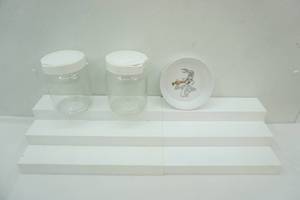 lot 107 image: Adjustable Spice Shelf & Vintage Bugs Bunny Bowl
