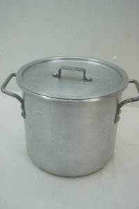 lot 122 image: Aluminum Pot and Lid