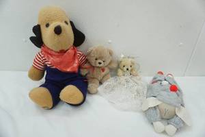 lot 138 image: Vintage Stuff Dog and other Stuffed Animals