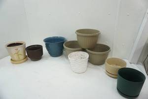 lot 153 image: Planter Lot