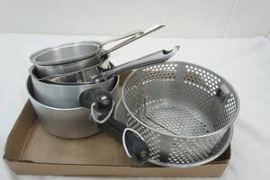 lot 171 image: Aluminum & Stainless Steel Sauce Pot Lot