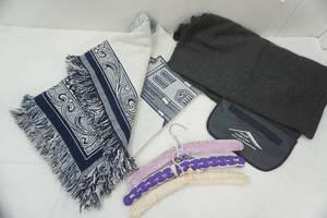 lot 174 image: Throw Blankets & Hangers