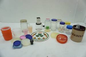 lot 191 image: Small Tupperware Containers & Vintage Nut Grinder Lot