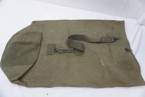 lot 196 image: Vintage Army Duffle Bag