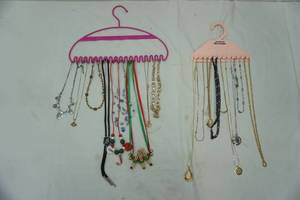 lot 208 image: Necklaces & Jewelry Organizers