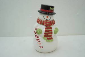 lot 4 image: Snowman Cookie Jar