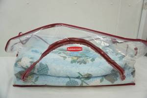 lot 18 image: Vintage Blue Floral Bedspread