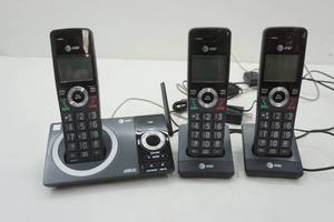 lot 30 image: AT&T Cordless Phone Lot