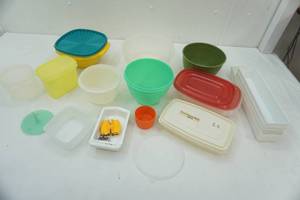 lot 73 image: Plastic Kitchen Storage Containers