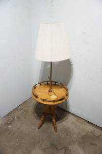 lot 237 image: Vintage Table Lamp