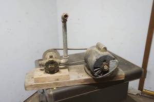 lot 242 image: Belt drive vacuum pump