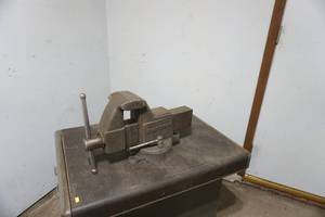 Craftsman Bench Vice 19" long 4.5" wide