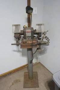 lot 244 image: Sears Craftsman 34 HP bench grinder