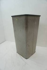lot 255 image: Metal Garbage Can 29 tall by 14.5 diameter