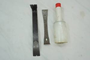 lot 343 image: pry bars
