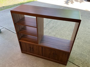 lot 80 image: TV Stand Cabinet