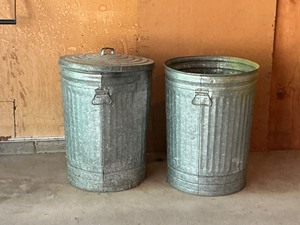 lot 89 image: Two Galvanized Metal Trash Cans with Lids