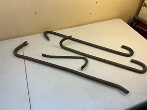 lot 124 image: Vintage Crowbar Lot