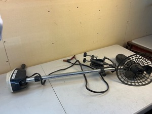 lot 153 image: Minn Kota Trolling Motor