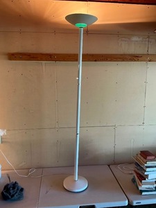 lot 73 image: Vintage Floor Lamp