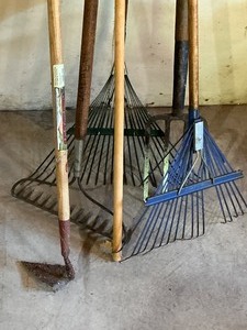 lot 166 image: Metal Rack Lot