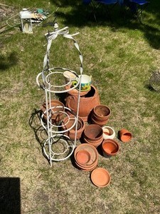 lot 175 image: Terracotta Planter Lot with Metal Plant Stand