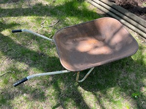 lot 186 image: Vintage Wheelbarrow Lot #2