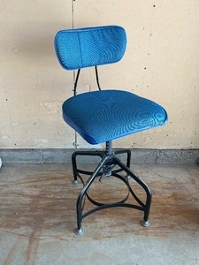 lot 200 image: Vintage Chair