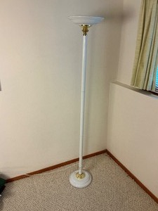 lot 72 image: Vintage Floor Lamp