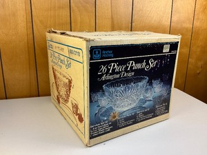 lot 64 image: 26 Piece Punch Set